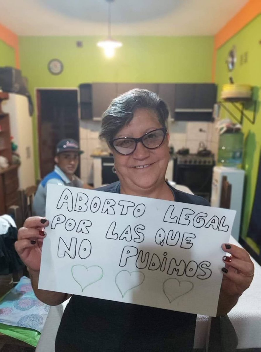 El hijo atrás JAJAJAJ