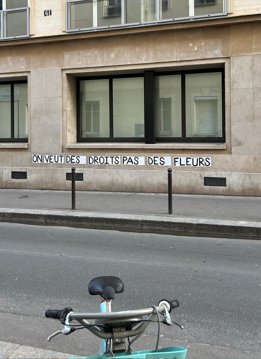 julia_log's tweet photo. @knafo_sarah Faites nous une fleur, arrêtez de faire perdre la droite et surtout 👇 https://t.co/220HNJeeAz