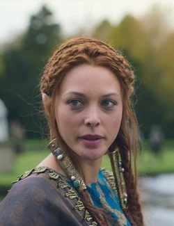 MsGo's tweet photo. I keep saying one day, we're gonna expand the #Colorism conversation to include other aspects... 

So, let me just present these two actresses in and outside of their roles in Stargate:Atlantis and The Witcher with no comment other than #Texturism: https://t.co/XGidDkJ8HD