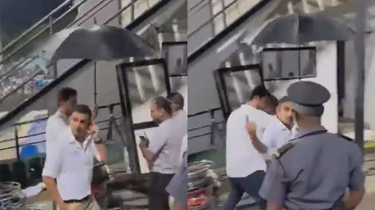 -Gabbar Budhau 
- sportsyaari Chusant
-so called wannabe cricket youtuber
-Payout merchant and blackmailers

- All those Gambhir haters who attacked him unnecessarily all the years

This middle finger for you. Duck you.