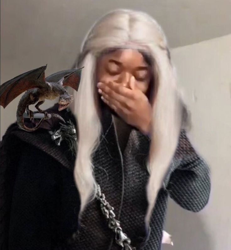 oh yeah  you're SO smart that you think the dance was caused by rumors of the bastardy of rhaenyra children when it's been made clear in both canon that that wasn't the reason