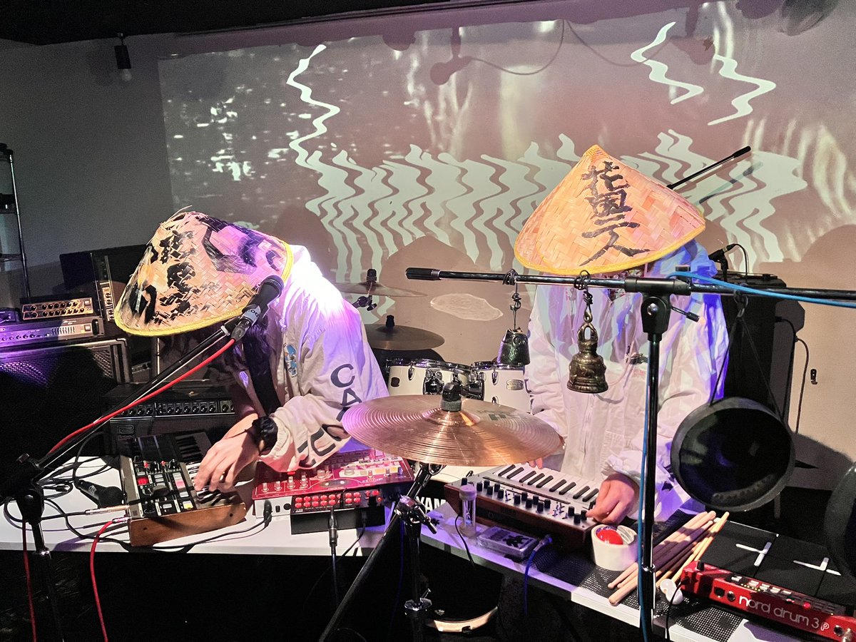 アレクセイ鈴木 tweet media