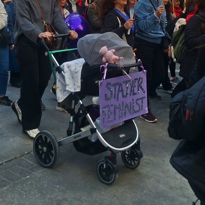 stajyer feminist bebek😭