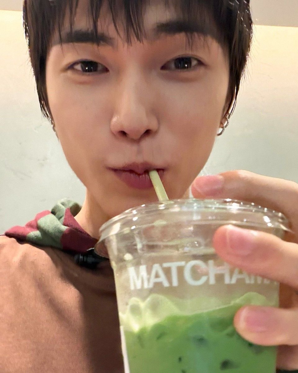 dearhoneysh's tweet photo. หน้าตาลูกแมวตอนได้กินของอาหย่อยยย₍ •؎• ₎ި ʕᦏ https://t.co/LrYJnODnoc