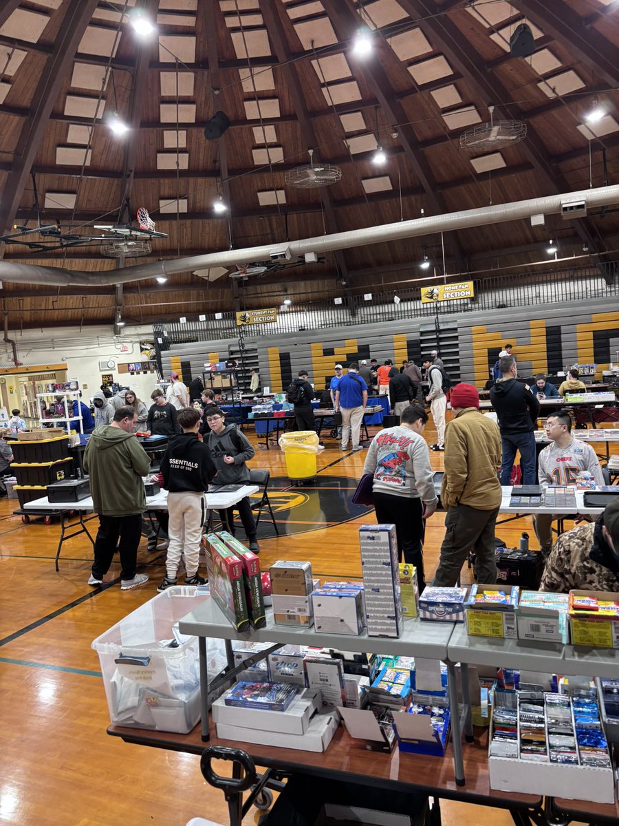 AVM_PE's tweet photo. S/O to everyone who helped make the 1st Annual AVM Sports Cards &amp; Collectibles Show a huge success! All 40 vendor tables were sold out &amp; non-stop traffic of collectors &amp; families all day long supporting the hobby. Already looking forward to the next one! 🏈⚾️⚽️ https://t.co/qg3vhCJ4gi