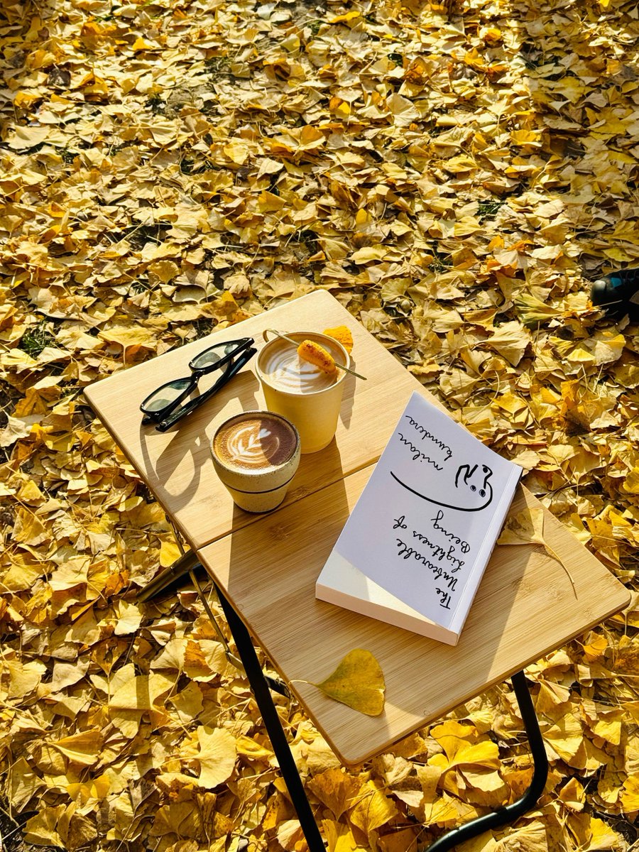 Liindaebella's tweet photo. Autumn breeze + warm latte = perfect lazy afternoons https://t.co/gvPuViTnTD