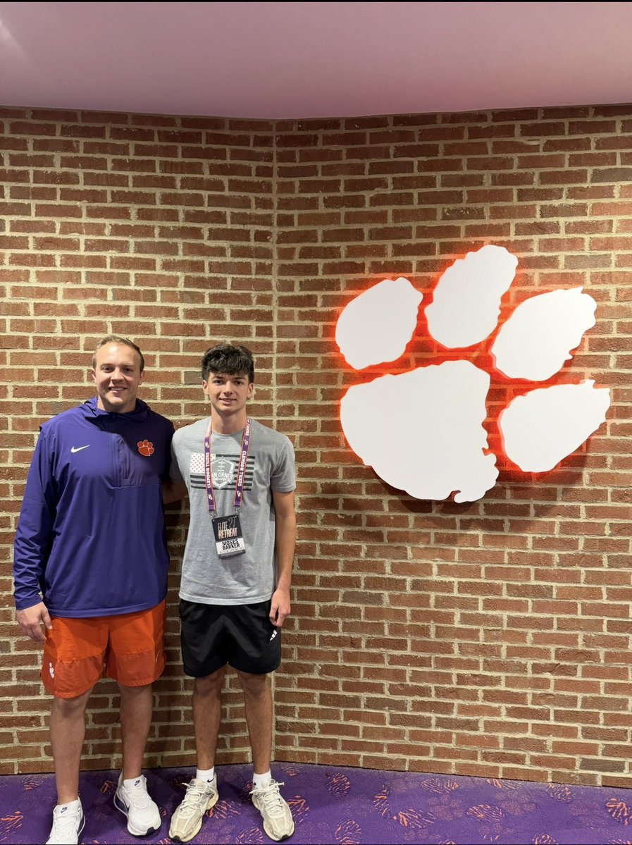 Moses Barker tweet media