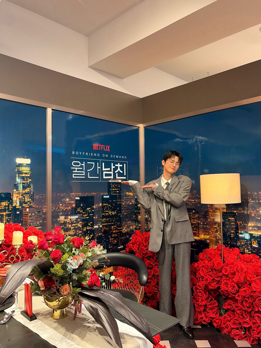 storyjcompany's tweet photo. [#📸]
넷플릭스 시리즈 <월간남친> 
'구독자 애프터 파티' 완료! ❤️🌹

#서인국 #SeoInGuk #ソ・イングク @Whatsup_Inguk 
#넷플릭스 #NETFLIX 
#월간남친 #BoyfriendOnDemand 
#박경남 #구영일 #구독자애프터파티 
#비하인드 #스토리제이컴퍼니 #Storyjcompany https://t.co/4xgQtqQgA7