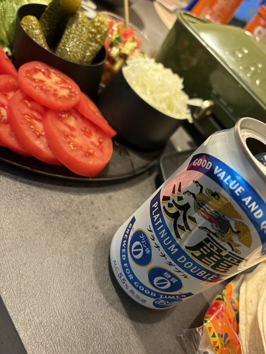 yo_suke1002's tweet image. 今夜は業スーのトルティーヤ生地を使って、
おうちでビッグマック祭り🍔✨
ホットプレートで生地とパティ焼いて好きな具材をふんだんにのせて豪快にかぶりつく‼️
何個でもいけるし、作る過程も楽しいから子供たちも大盛り上がり🙌

amzn.to/4uiK3ax

#burger #bruno #tomato #cheese