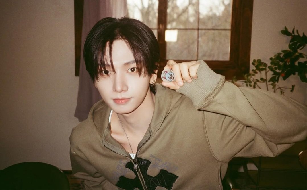 𝑷𝒍𝒂𝒚𝒍𝒊𝒔𝒕? People will ask me what my favorite playlist is. And I will proudly answer that my beloved, kajingga, is my most beautiful and favorite playlist and song.