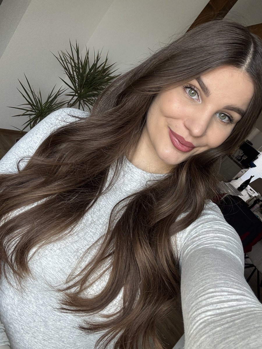 Mina Hellmeier tweet media