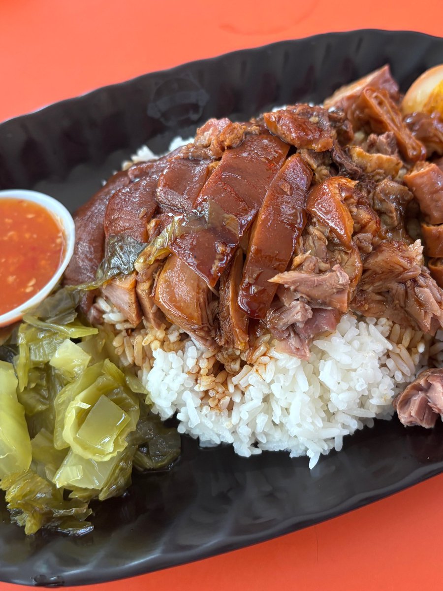 palmerdebra's tweet image. Missing Bangkok so much lately. Today Mum and I tried the pig trotter rice at Bedok and we were actually rather impressed. Not quite the streets of Bangkok, but it definitely satisfied the craving for now. 

#foodphotography #foodstagram #food #foodporn #foodie #foodgasm