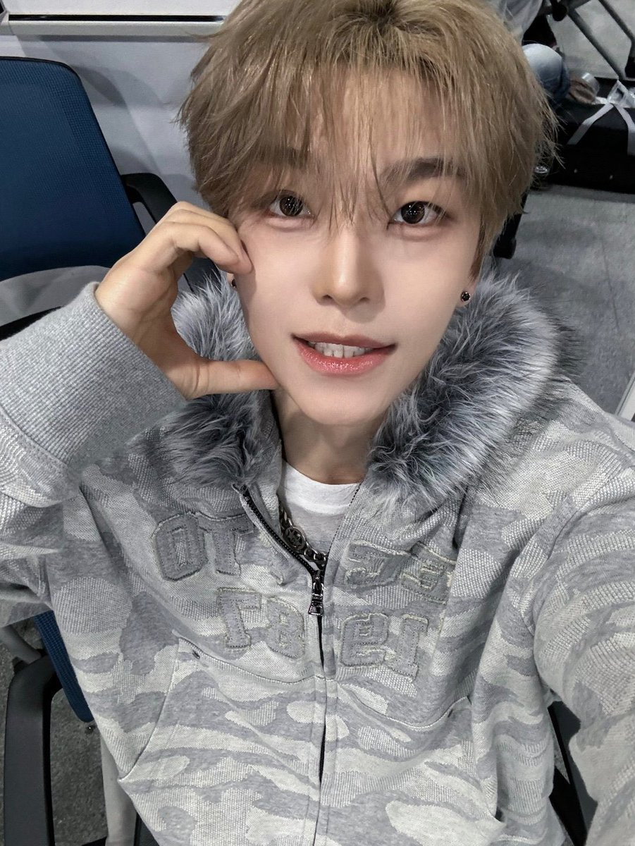 롱롱 tweet media