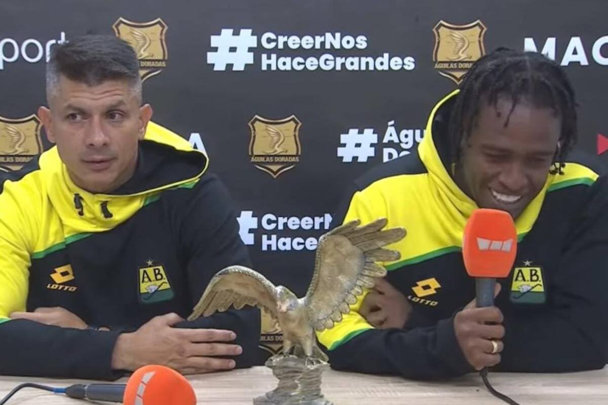 D0G0RBiG's tweet photo. "Florentin me llama para ir al Bucaramanga y me dice: 'Voy a formar un equipo alrededor tuyo' El día que llego, entro al hotel y sale Florentin con las maletas: 'Me echaron', me dijo".

Kevin Londoño, extremo del @ABucaramanga https://t.co/IaoF1Gxfjm