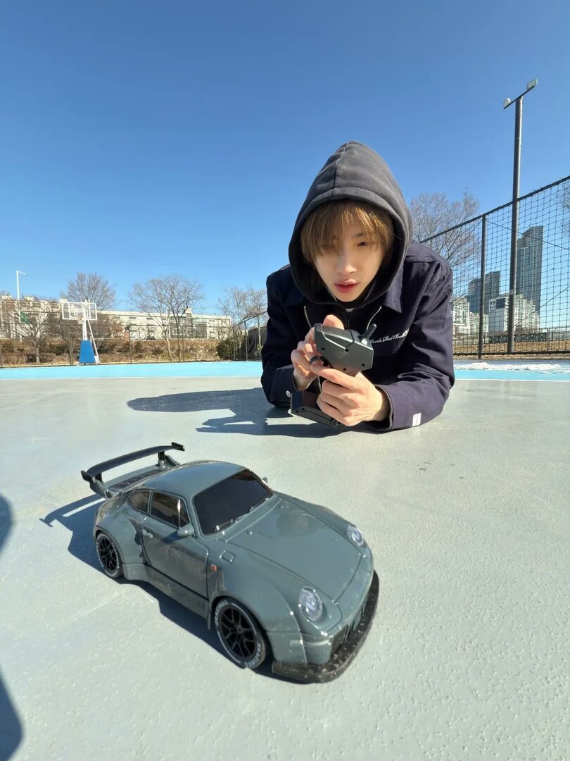 selfolssi ♤ tweet media