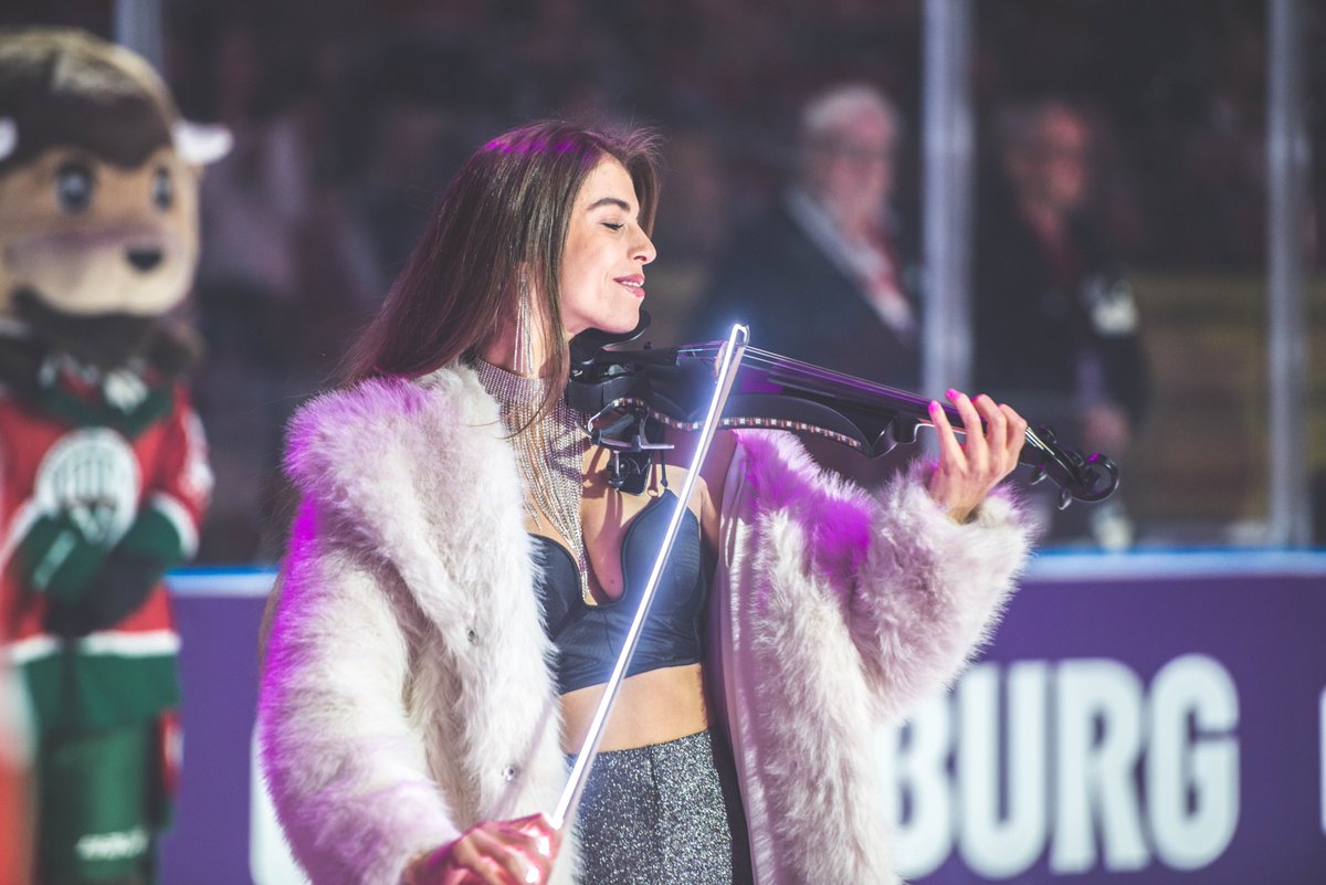 FandomFactory_i's tweet photo. Before the puck drops, the story of the Final begins. 🏒✨

The Champions Hockey League Final is one of those nights where every detail inside the arena matters. The lights, the timing, the emotion in the building — all of it sets the stage for the game.

#CHLFinal https://t.co/nE4Peve7r7
