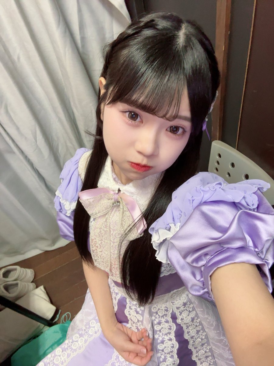 今日はおねふる〜む2本ありがとうございました💜

なんと初めて着る紫衣装でした💐🌸
似合うかどうか心配だったけどみんな似合ってるって言ってくれて嬉しかったよ♡

きょんちゃんずのみんな優しくて大好きだよ♡
勝手に私のファンの人の名前作っちゃった💕
沢山会いに来てね😘