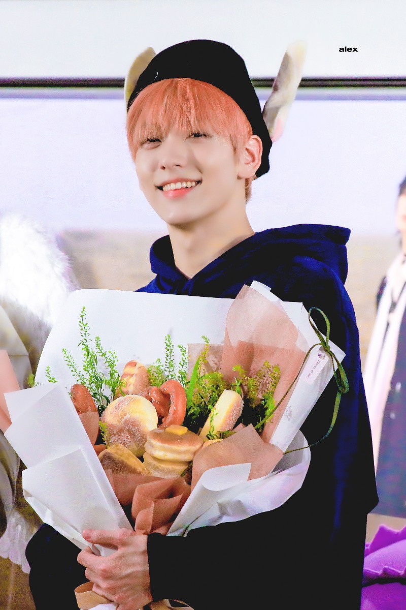 pageofsoobim's tweet photo. To my other chingus; https://t.co/BaKDm5ThlK