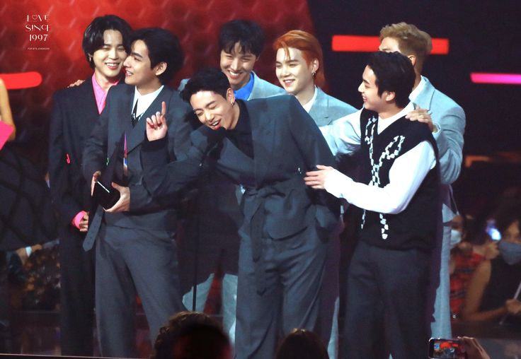 yuè⁷🌷is stu-dying tweet media