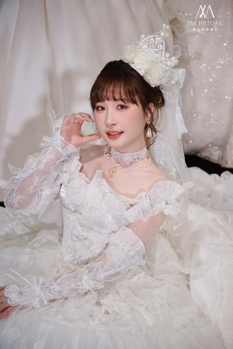 AliceAlinAl's tweet photo. 全新的身份 #女友 #眼镜娘 #美女 #少女 #Lolita系 #lolita #lolitagirl #lo娘 #汉服 #自拍 #可爱 #萌妹 #日系 #三坑 #ap #少萝 #白丝 #婚纱 #婚纱照 #人妻日常 https://t.co/ZbhzdUQkla