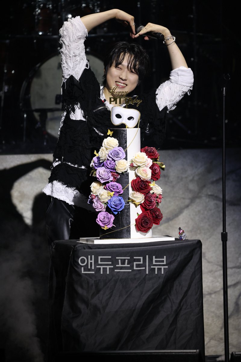 𝒂𝒏𝒅 𝒚𝒐𝒖 tweet media