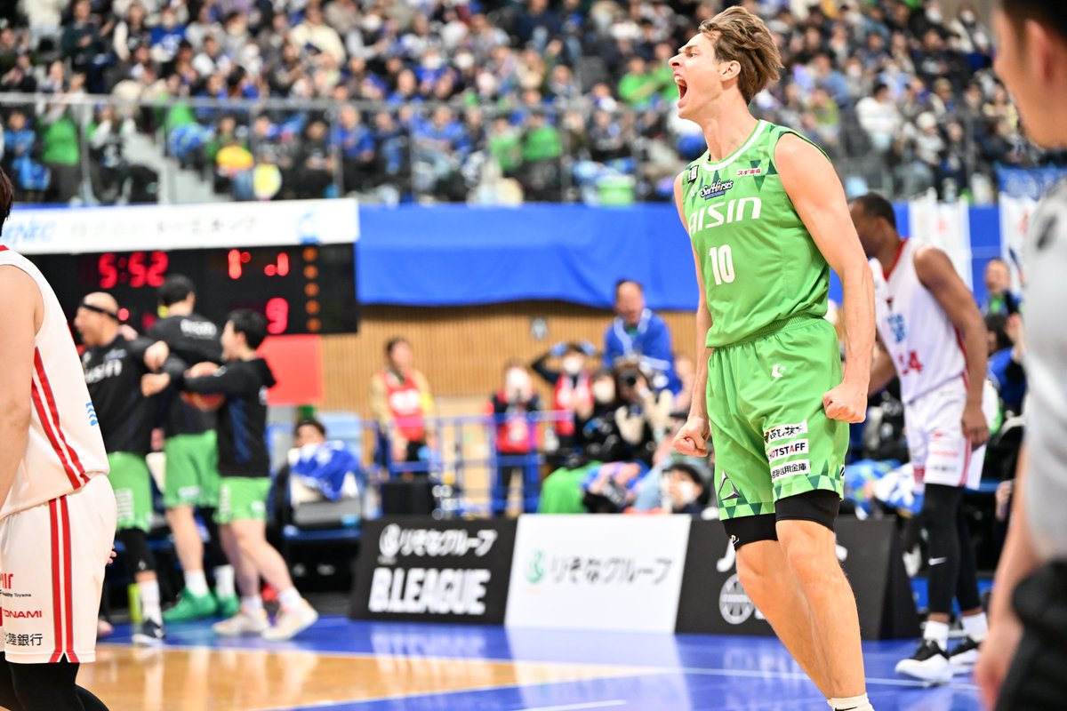 junjun_d780's tweet photo. 2026/3/8 #シーホース三河 vs富山
1Q5分。Jake Layman選手がオフェンスリバウンドを叩き込んだシーン。この勝負はここで勝利宣言ですよ。
#JakeLayman https://t.co/NkrXgTcN5S