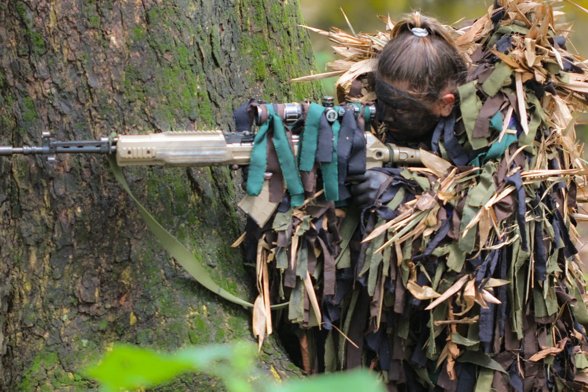 Foto_Insur's tweet photo. Rebeldes, Insurgentes y Elenas. 
Especialidad de francotiradora.
Guerrilleras del Ejército de Liberación Nacional – Colombia. 
Marzo 2026
#8M 
#8Marzo https://t.co/mpf1k1P1a5