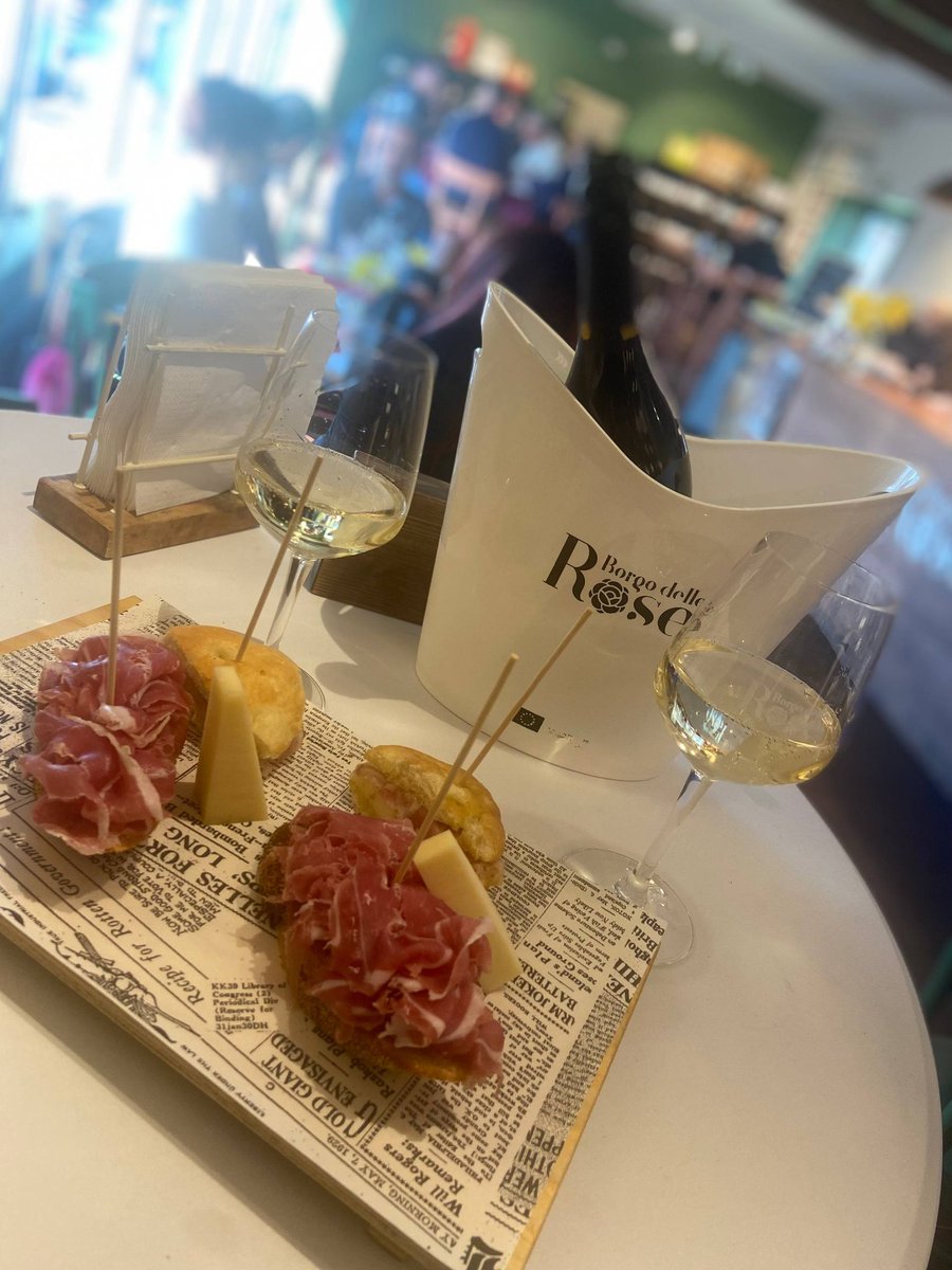 PensieriZero's tweet photo. @love27012015 Noi cicchetti friulani 😋😋 https://t.co/1AEUGSdNTQ