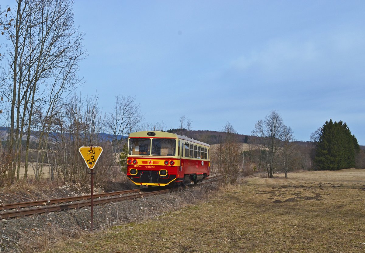 Nedělní vlak pro zahraniční fanoušky železnice na žacléřské lokálce.