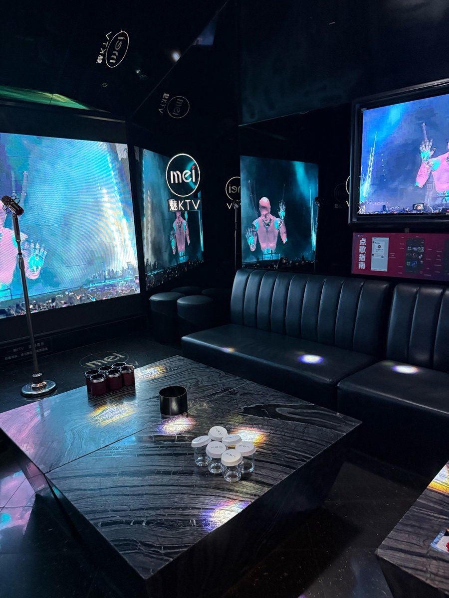 Maritn A. Arrnsrtong-Assistant tweet media