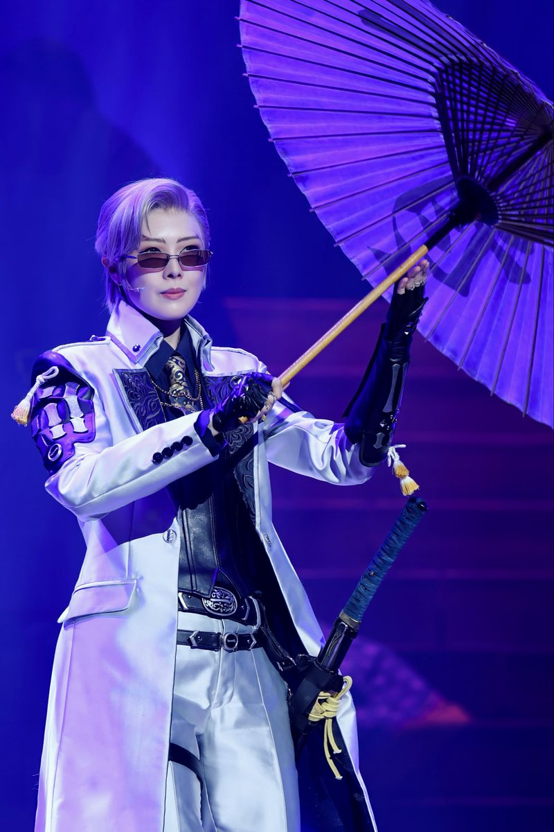 山鳥毛。一文字一家を束ねる気高さと余裕をまとい、戦いの場でも揺るがぬ風格で舞台を支えてくれました。
大千秋楽記念、ゲネプロ写真です。
（4/8） #刀ステ #刀剣乱舞