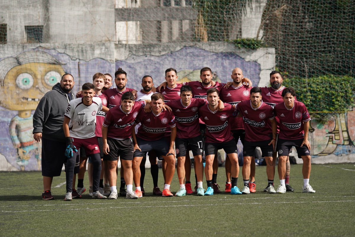 LAT_ARG's tweet photo. 🔥 VICTORIA GRANATE
En un partidazo, Lanús venció a Claypole, una de las nuevas incorporaciones del torneo. https://t.co/imWR7YWXKz