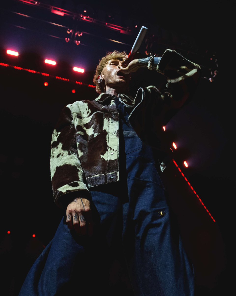 Represent Clo tweet media