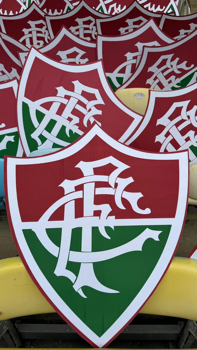 superbet_br's tweet photo. O MARACANÃ ESTÁ PREPARADO! 🇭🇺

São 20 mil escudos na Sul para a torcida Tricolor fazer a festa.

É dia de final! https://t.co/dOiapewM9k