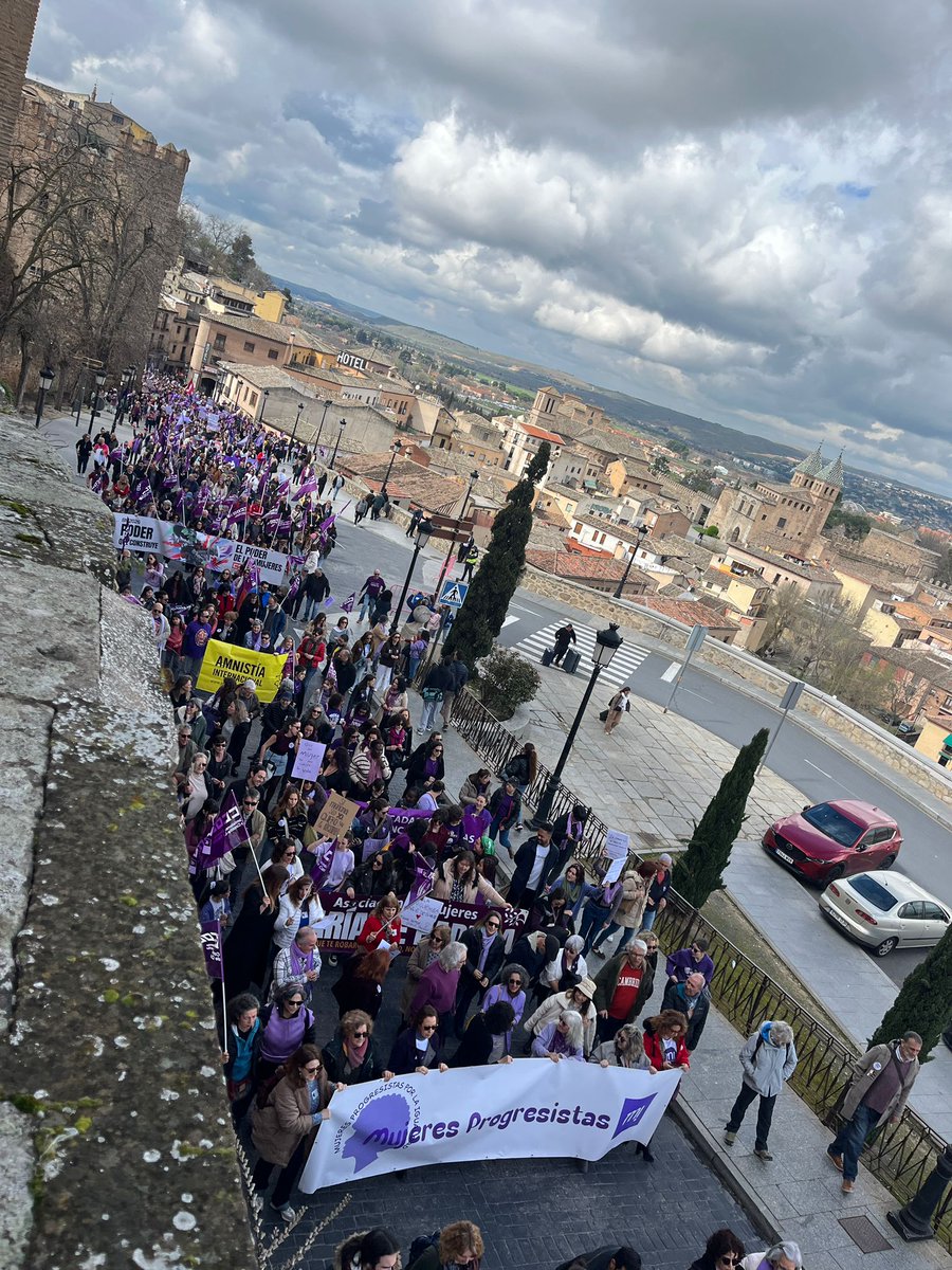 🟣En la manifestacion por el #8M2026 en Toledo. Seguimos en las calles para reivindicar la Igualdad hasta acabar con todas las exclusiones y violencias #PoderdeLasMujeres <a href="/CCOOclm/">CCOO CLM #PrimerSindicato</a>