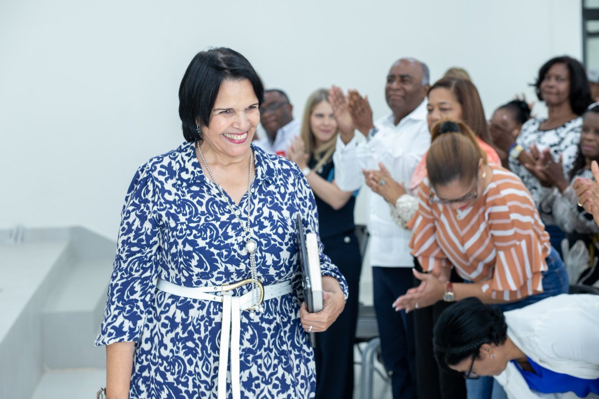 minoutavarezm's tweet photo. Ayer en el campus de la UASD de Hato Mayor, con mujeres trabajadoras del campo, profesoras, empresarias, luchadoras de todas las áreas del bregar, tuve el inmenso honor de conmemorar el Día Internacional de la Mujer. Gracias Fundación Nuevo Sendero. Gracias Hato Mayor del Rey. https://t.co/Od56IrG59f