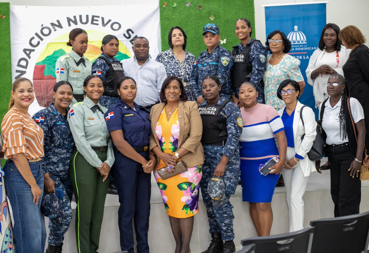 minoutavarezm's tweet photo. Ayer en el campus de la UASD de Hato Mayor, con mujeres trabajadoras del campo, profesoras, empresarias, luchadoras de todas las áreas del bregar, tuve el inmenso honor de conmemorar el Día Internacional de la Mujer. Gracias Fundación Nuevo Sendero. Gracias Hato Mayor del Rey. https://t.co/Od56IrG59f
