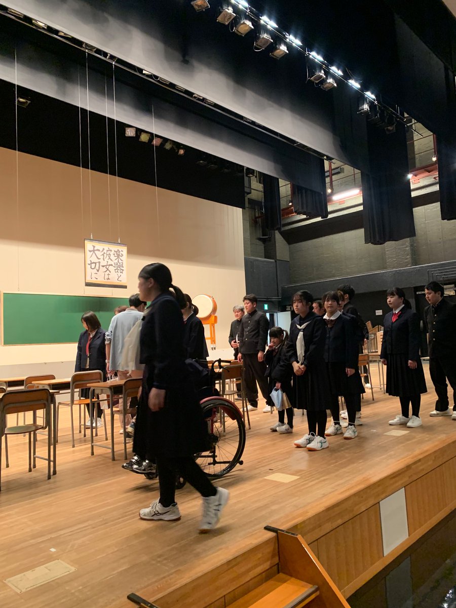 yappeshi_'s tweet photo. 集客数はコロナ禍以後の最多となったようです！笑顔に取り囲まれて、そして嬉し涙にもちょっぴり出会えた最終日は無事に終えられることが出来ました！
＃北上市　＃北上市民劇場 https://t.co/itAAqlp2cK