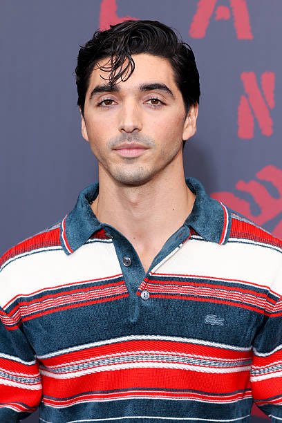 Taylor flew into Paris this morning after wrapping RWRW filming and (hopefully) attending last night’s wrap party. He needs some sleep  

📷 Stephane Cardinale, Corbis via Getty Images