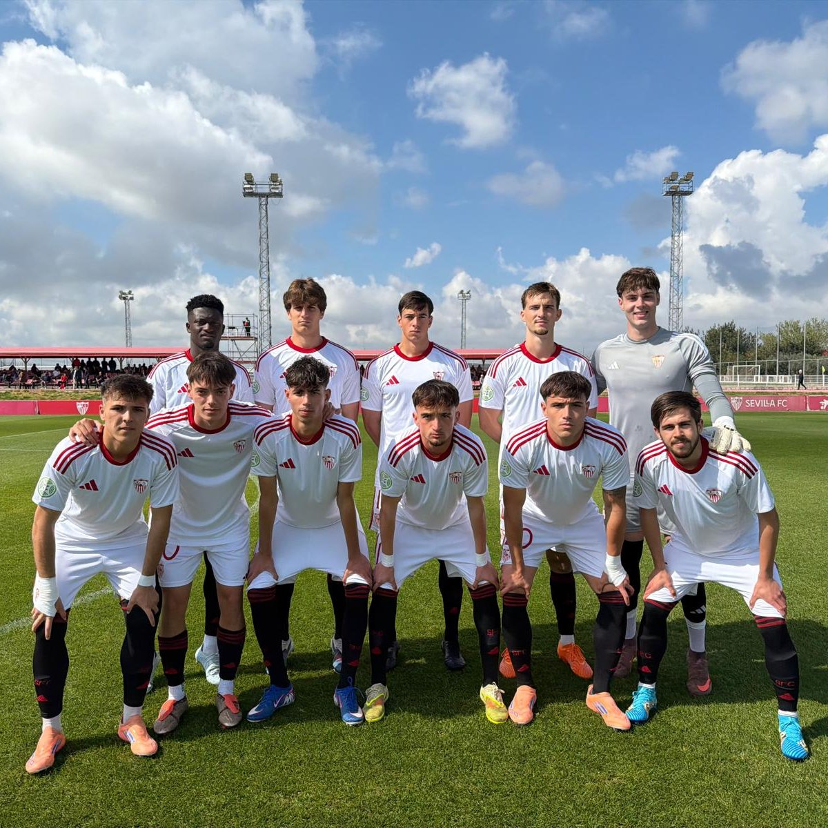 Sevilla Atlético y Cantera Sevilla FC tweet media