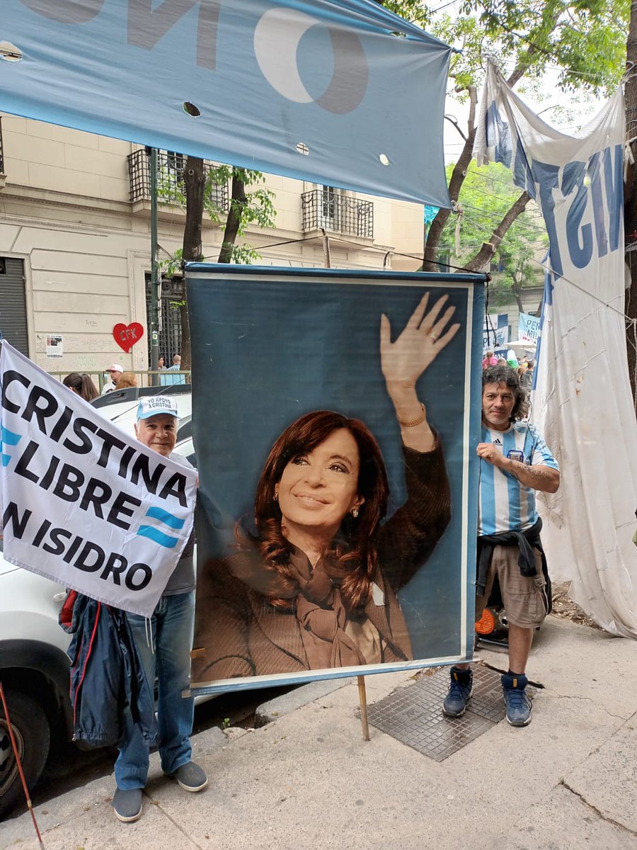TereGarciaOK's tweet photo. Queremos a Cristina ! https://t.co/CPR6ptzlHd