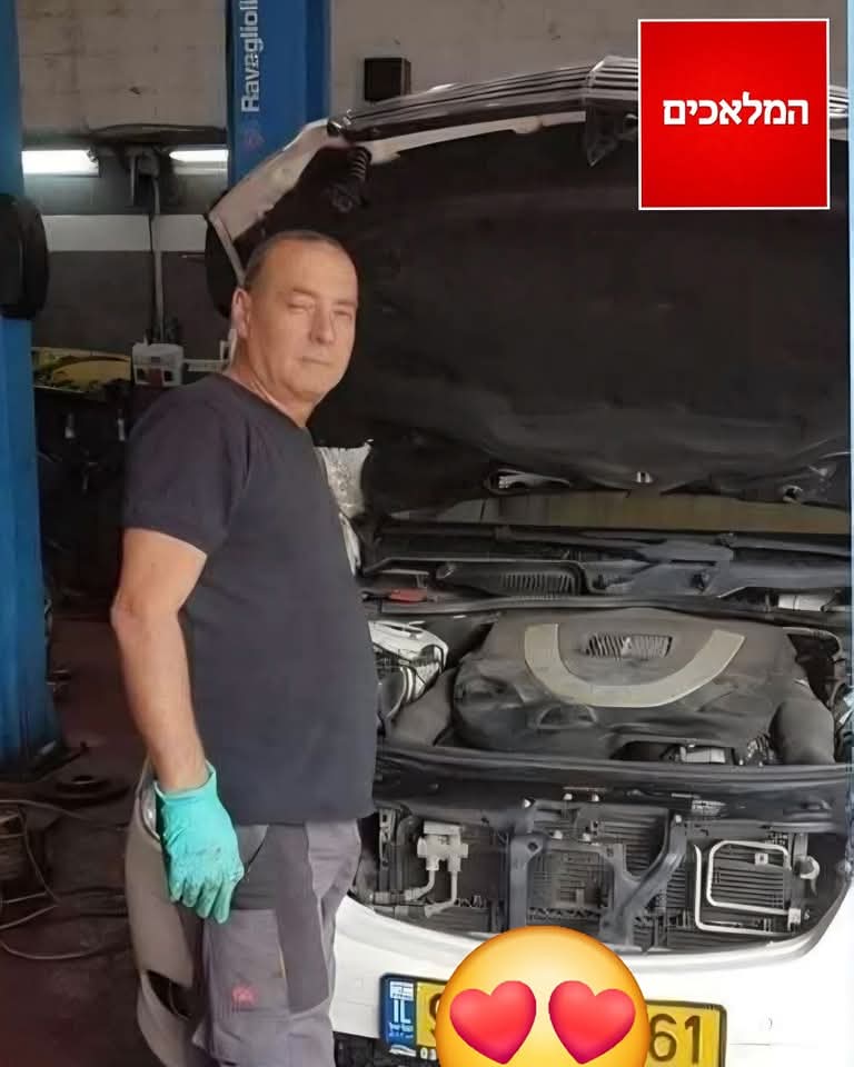 באתי  למוסך לתקן את האוטו והגיע חייל לתקן את הרכב לפי מה שהבנתי מדובר בתיקון של מעל 1000 שקל כולל חלקים. במקום זה חיים הבעלים של מוסך מורן בחדרה המיר את הטיפול ל10 שקלים לחייל
התעקשתי לפרסם את זה למרות שחיים ביקש שלא. 
שתבינו כל חייל שנכנס הוא פשוט לא לקח ממנו כסף! 
מלאך❤️