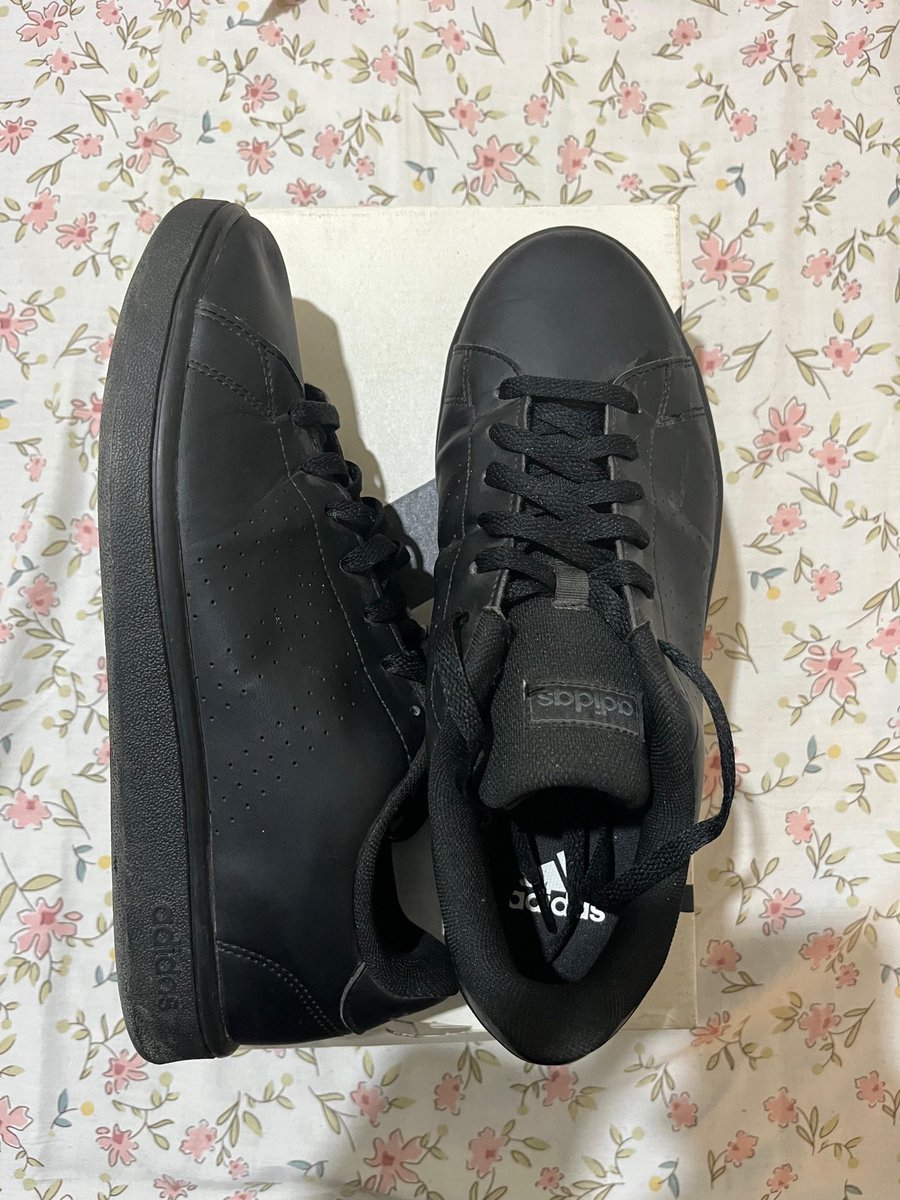 Quirkyalon's tweet photo. preloved adidas advantage ori
size: 42
warna: hitam
price: 350k (nego)
baru dipake dua kali. bisa lewat oyen https://t.co/iSjkkGidPQ