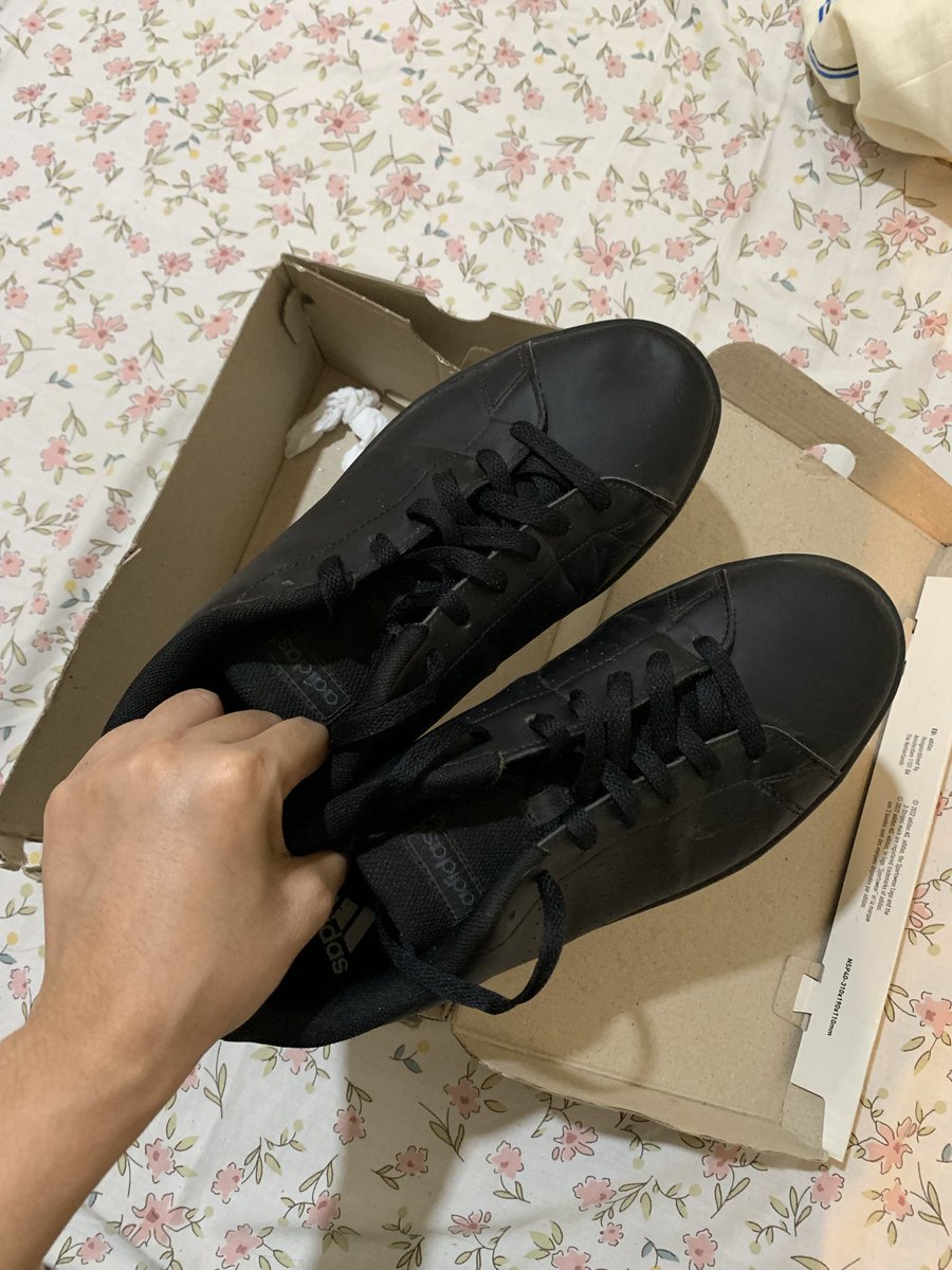 Quirkyalon's tweet photo. preloved adidas advantage ori
size: 42
warna: hitam
price: 350k (nego)
baru dipake dua kali. bisa lewat oyen https://t.co/iSjkkGidPQ