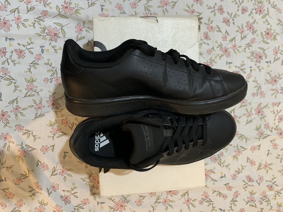 Quirkyalon's tweet photo. preloved adidas advantage ori
size: 42
warna: hitam
price: 350k (nego)
baru dipake dua kali. bisa lewat oyen https://t.co/iSjkkGidPQ