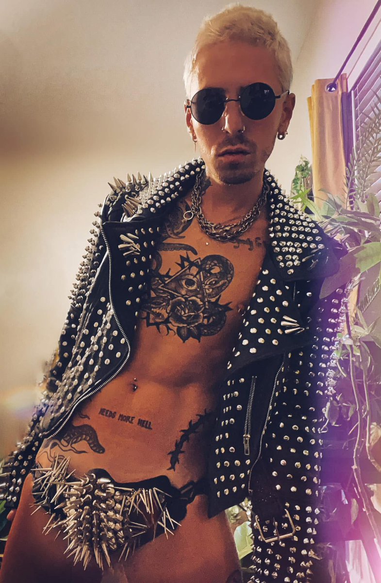 Discord “Sissy That Walk” Addams tweet media