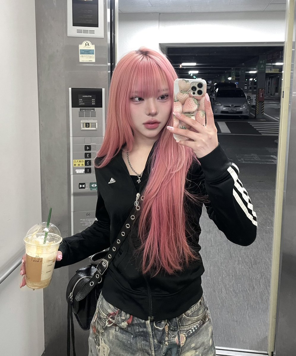 まやくん tweet media