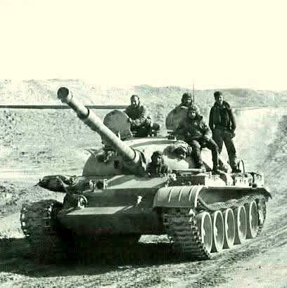TRUFAULT's tweet image. Un carro de combate #T62 egipcio en 1960.
Cruzaba el Canal de Suez durante el transcurso de la Guerra del Yom Kippur en octubre de 1973.
🇪🇬💥
#Tank #tanks #egypt #HistoriaMilitar #Historia