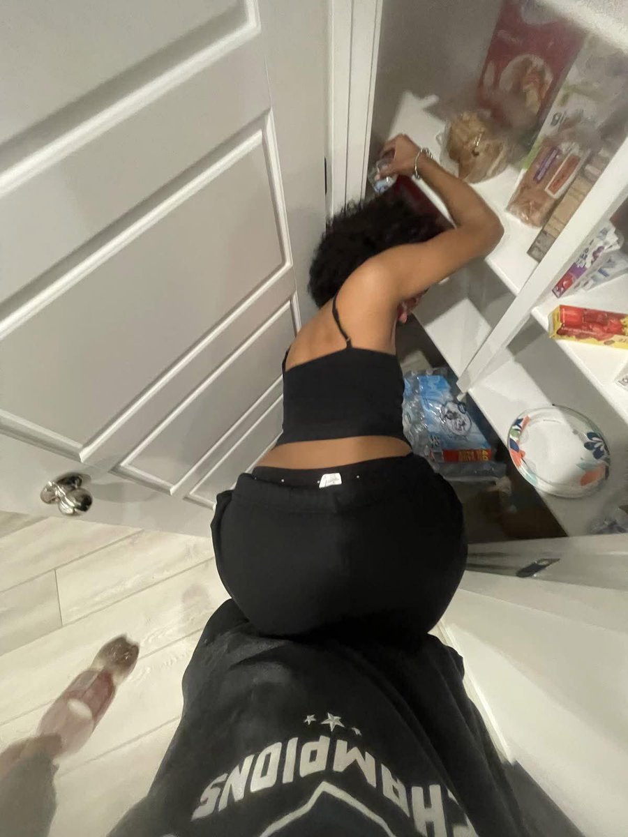 eyojoel77's tweet photo. Living with me, you can't even bend in peace https://t.co/1jAqW88fkB