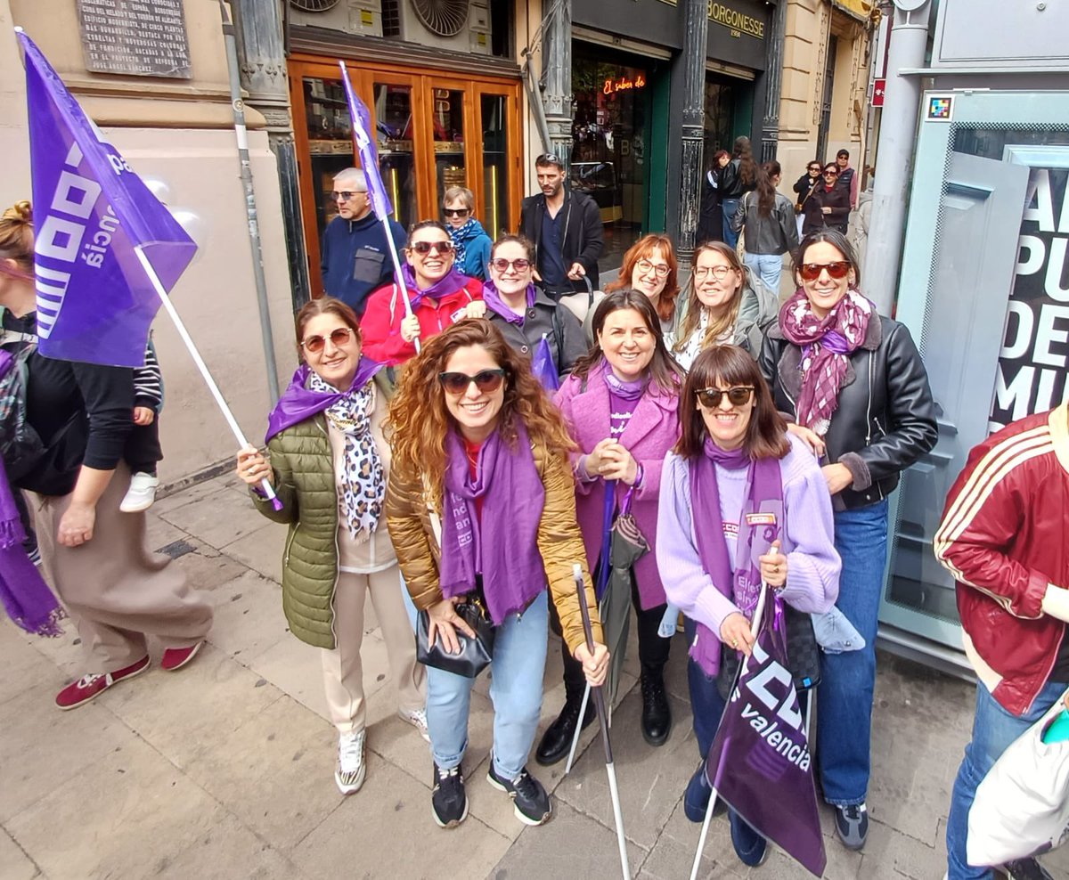 Sanitat_CCOOPV's tweet photo. Manifestació del #8M a Alacant
🟣És el poder de les dones: un poder que construeix drets, justícia i llibertat.
#PoderQueConstrueix #8M #FeminismeSindical https://t.co/kHInNgy6rE
